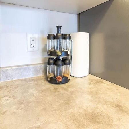 Newly Renovated Modern Condo Near Hospital, Unb Patio & Parking Coffee Saint John Exterior foto