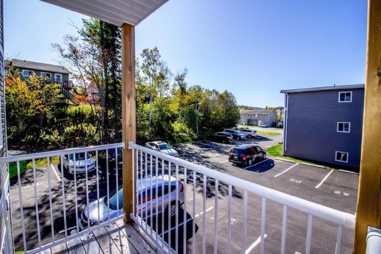 Newly Renovated Modern Condo Near Hospital, Unb Patio & Parking Coffee Saint John Exterior foto