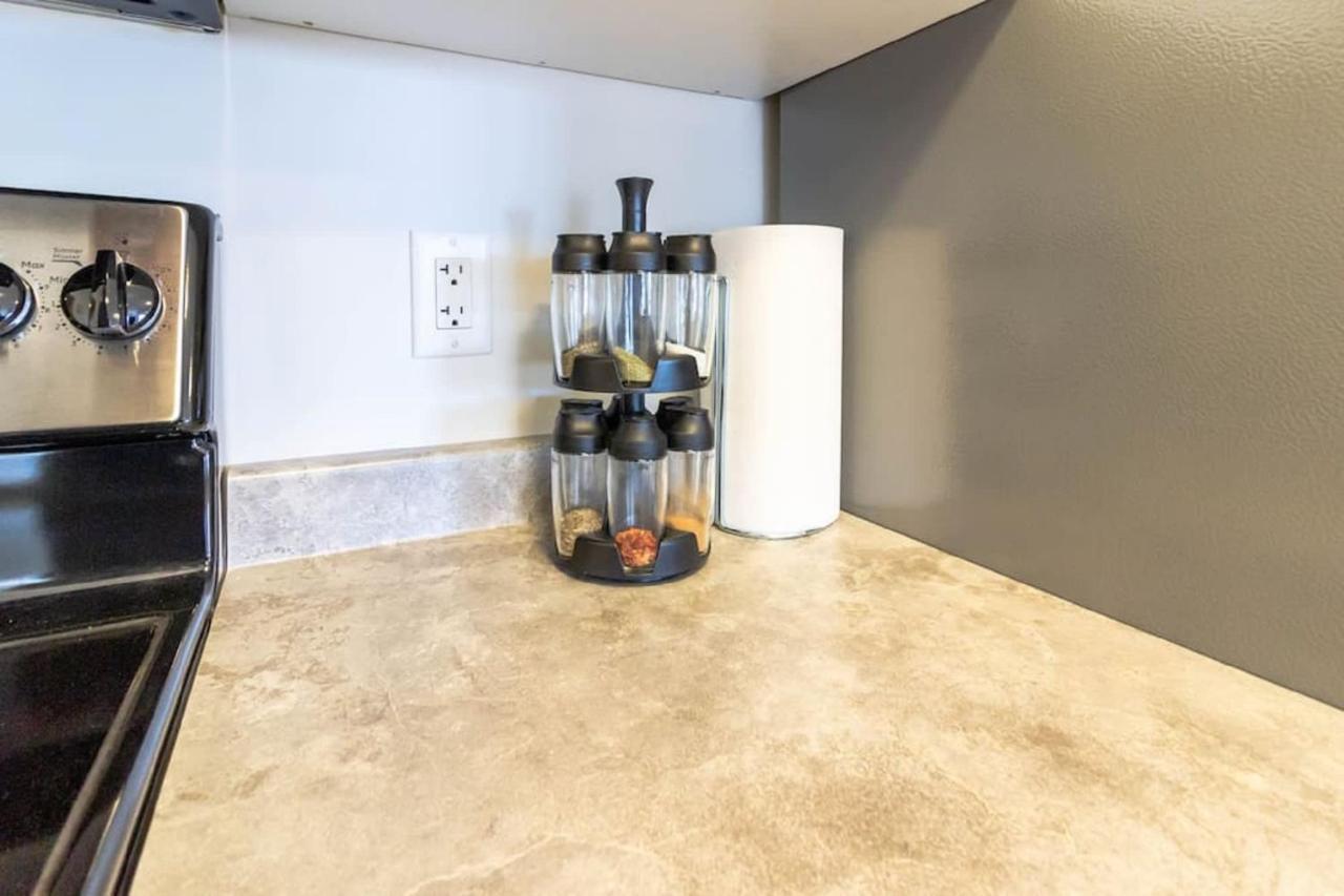 Newly Renovated Modern Condo Near Hospital, Unb Patio & Parking Coffee Saint John Exterior foto