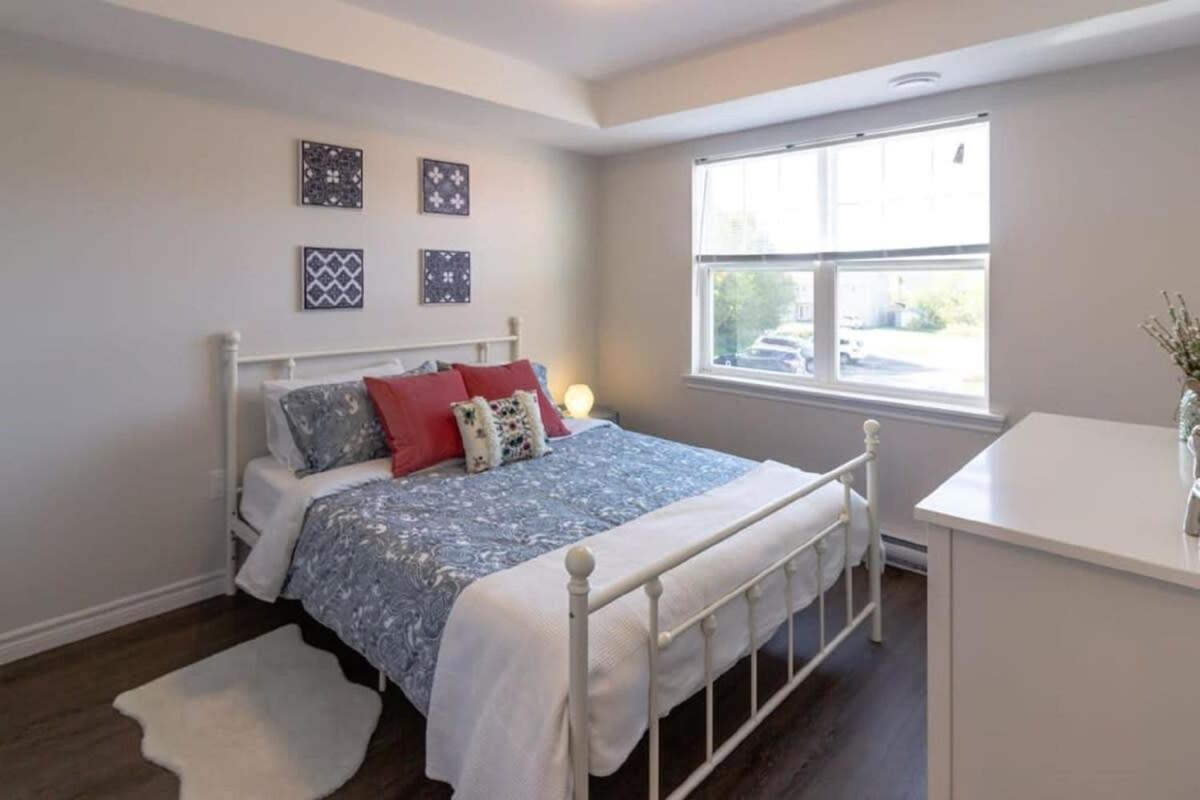 Newly Renovated Modern Condo Near Hospital, Unb Patio & Parking Coffee Saint John Exterior foto