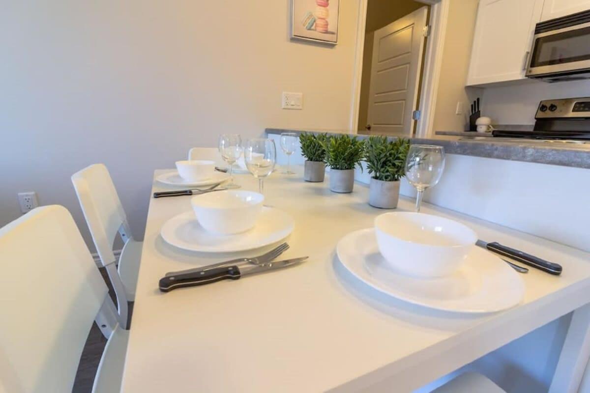 Newly Renovated Modern Condo Near Hospital, Unb Patio & Parking Coffee Saint John Exterior foto